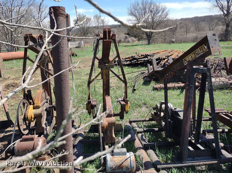 image for item DQ1631 (15) pump jacks