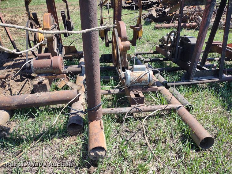 image for item DQ1631 (15) pump jacks