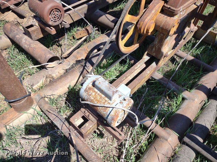 image for item DQ1631 (15) pump jacks