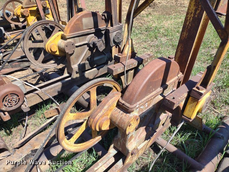 image for item DQ1631 (15) pump jacks