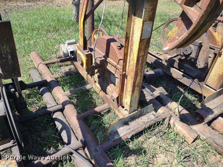 image for item DQ1631 (15) pump jacks