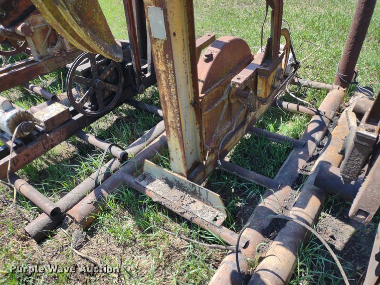 image for item DQ1631 (15) pump jacks