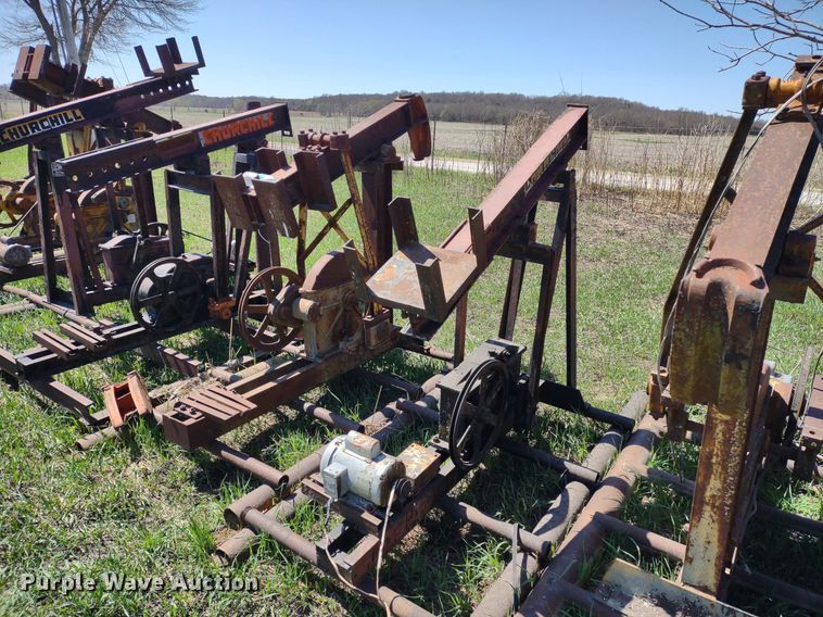 image for item DQ1631 (15) pump jacks