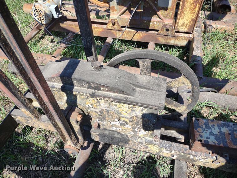 image for item DQ1631 (15) pump jacks