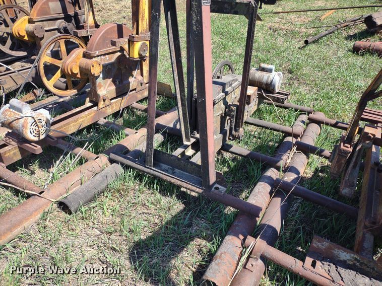 image for item DQ1631 (15) pump jacks