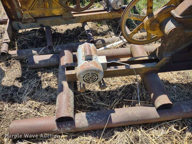 image for item DQ1631 (15) pump jacks