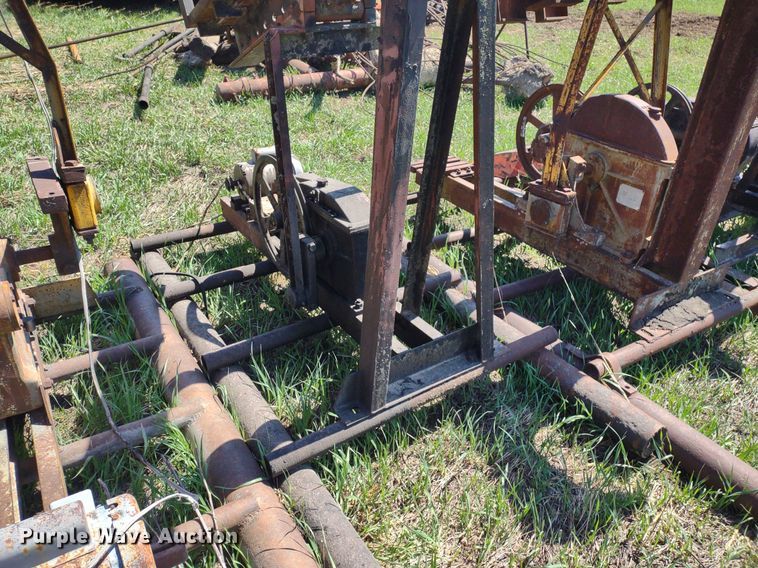 image for item DQ1631 (15) pump jacks