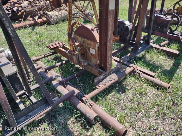 image for item DQ1631 (15) pump jacks