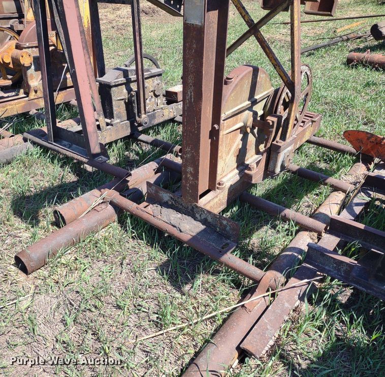 image for item DQ1631 (15) pump jacks