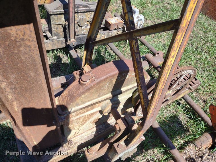 image for item DQ1631 (15) pump jacks