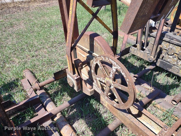 image for item DQ1631 (15) pump jacks
