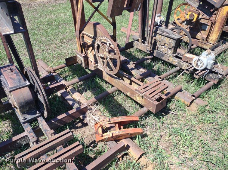 image for item DQ1631 (15) pump jacks