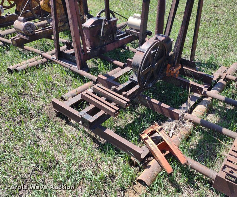 image for item DQ1631 (15) pump jacks
