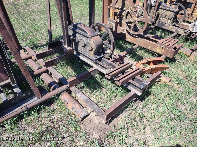 image for item DQ1631 (15) pump jacks