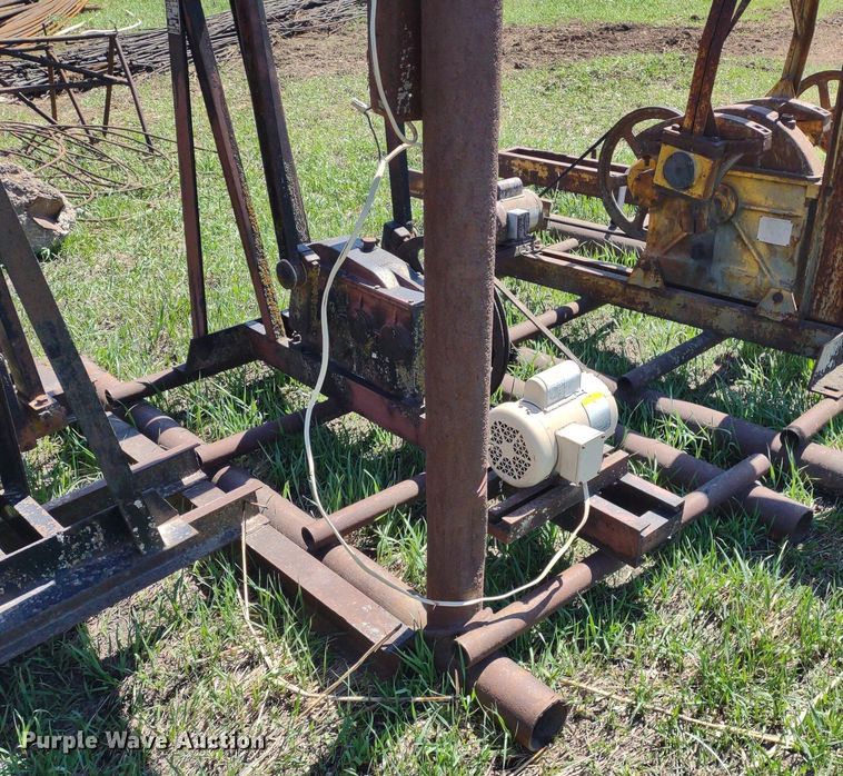 image for item DQ1631 (15) pump jacks