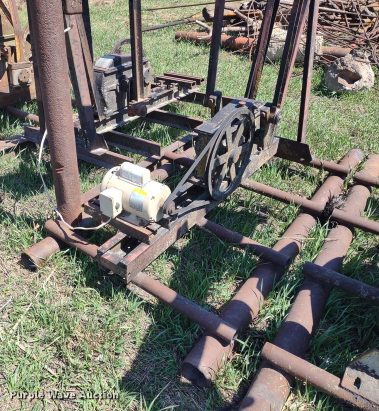 image for item DQ1631 (15) pump jacks
