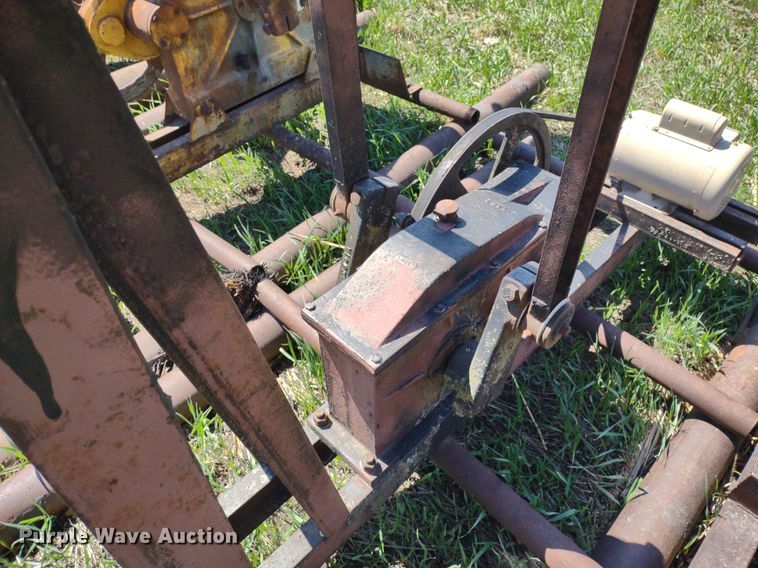 image for item DQ1631 (15) pump jacks