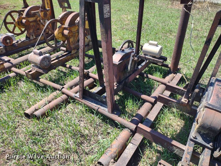 image for item DQ1631 (15) pump jacks