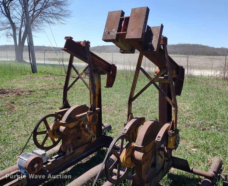 image for item DQ1631 (15) pump jacks