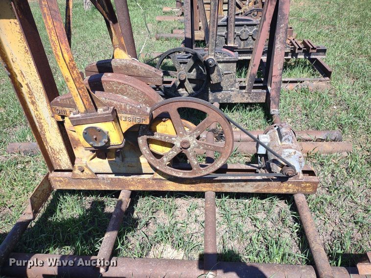 image for item DQ1631 (15) pump jacks