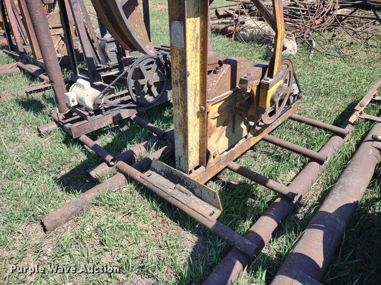 image for item DQ1631 (15) pump jacks