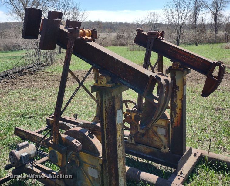 image for item DQ1631 (15) pump jacks