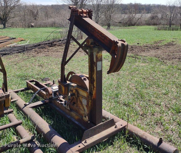 image for item DQ1631 (15) pump jacks