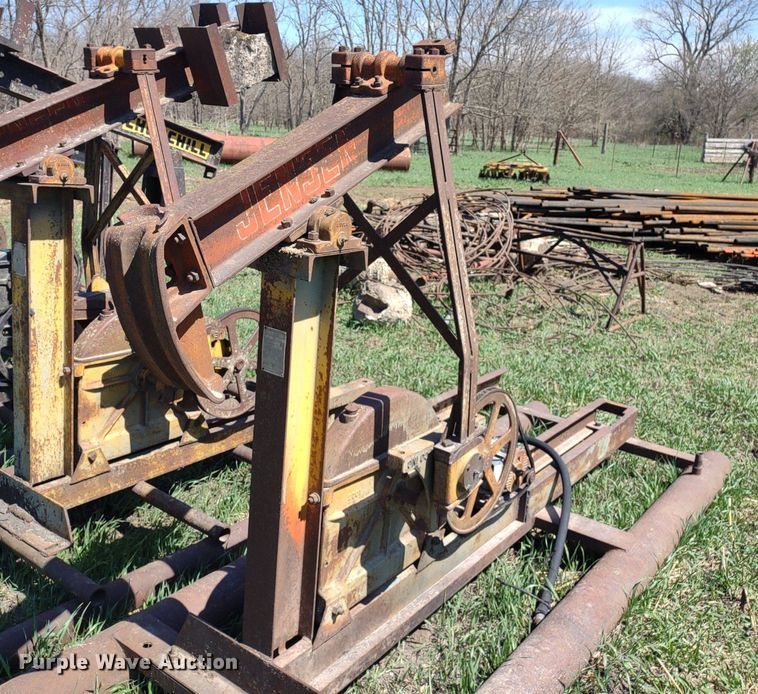 image for item DQ1631 (15) pump jacks
