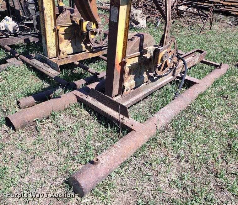 image for item DQ1631 (15) pump jacks
