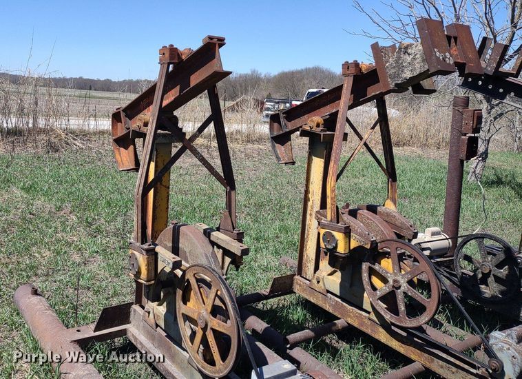 image for item DQ1631 (15) pump jacks