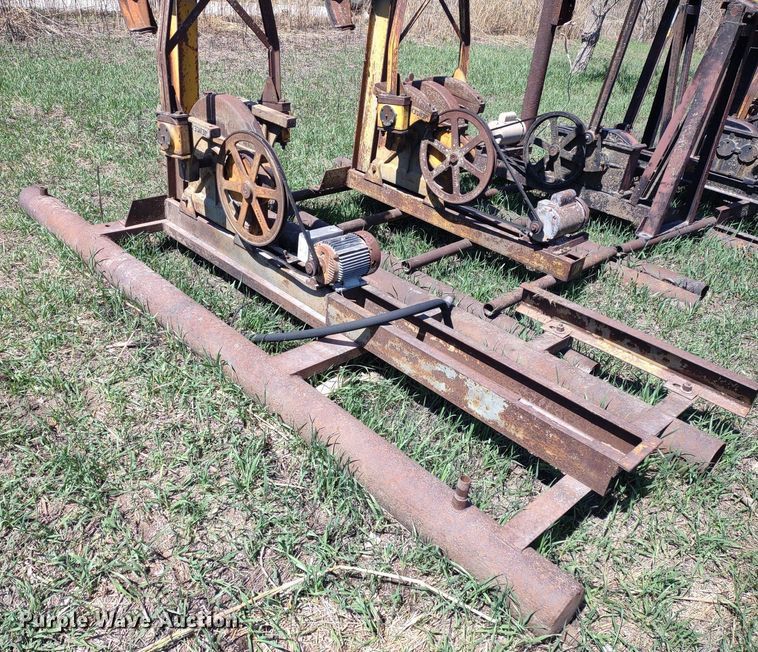 image for item DQ1631 (15) pump jacks