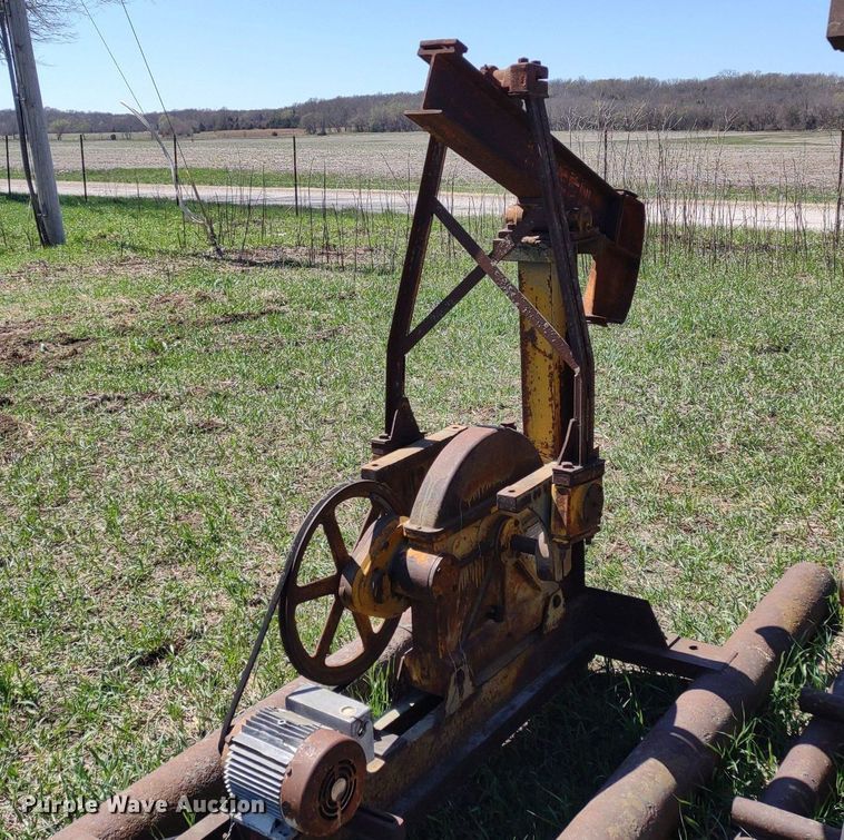 image for item DQ1631 (15) pump jacks