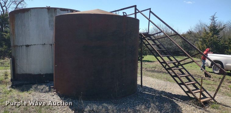 image for item DQ1632 (8) tanks