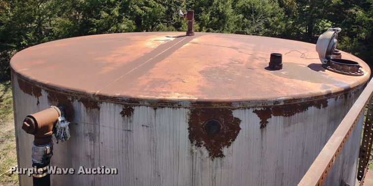 image for item DQ1632 (8) tanks