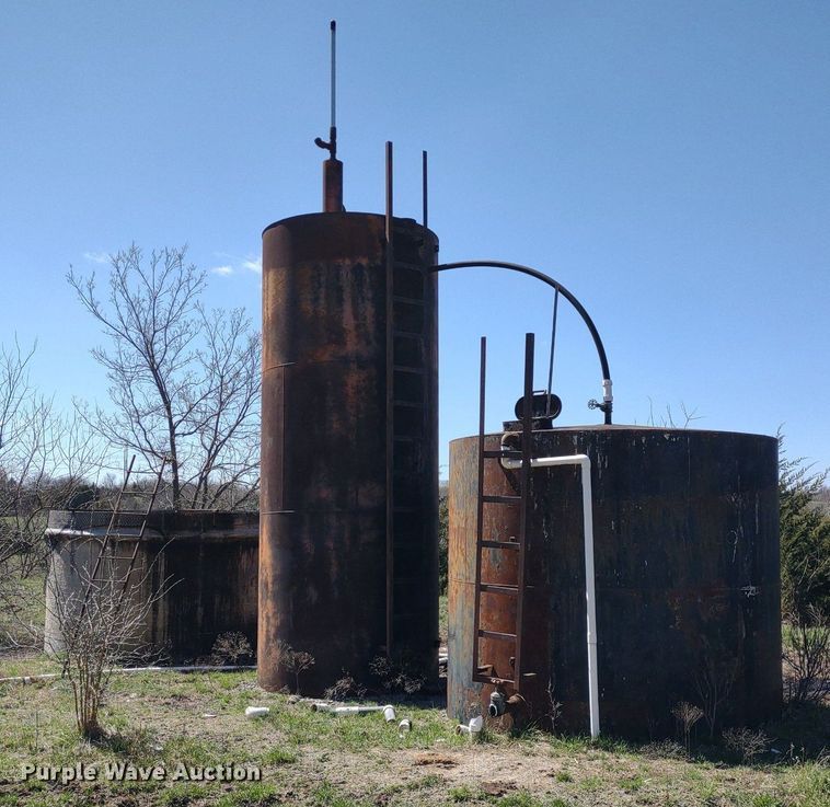 image for item DQ1632 (8) tanks