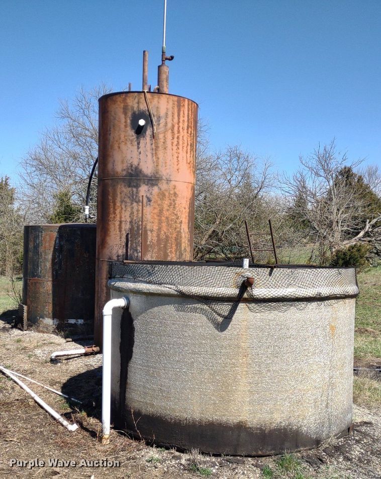 image for item DQ1632 (8) tanks