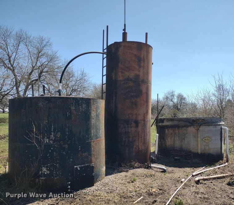 image for item DQ1632 (8) tanks