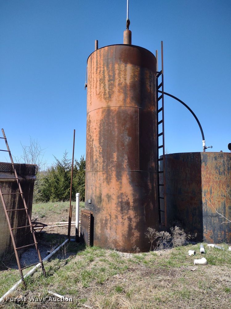 image for item DQ1632 (8) tanks