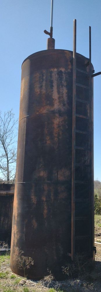 image for item DQ1632 (8) tanks