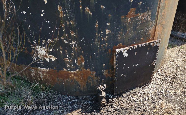 image for item DQ1632 (8) tanks