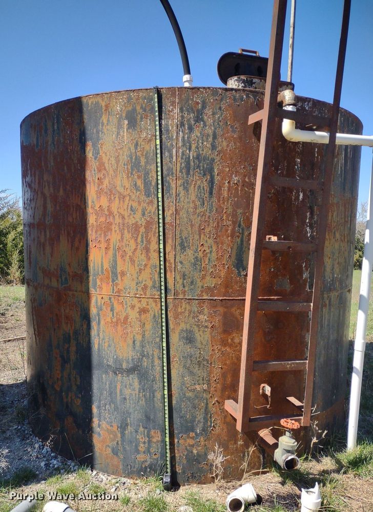 image for item DQ1632 (8) tanks