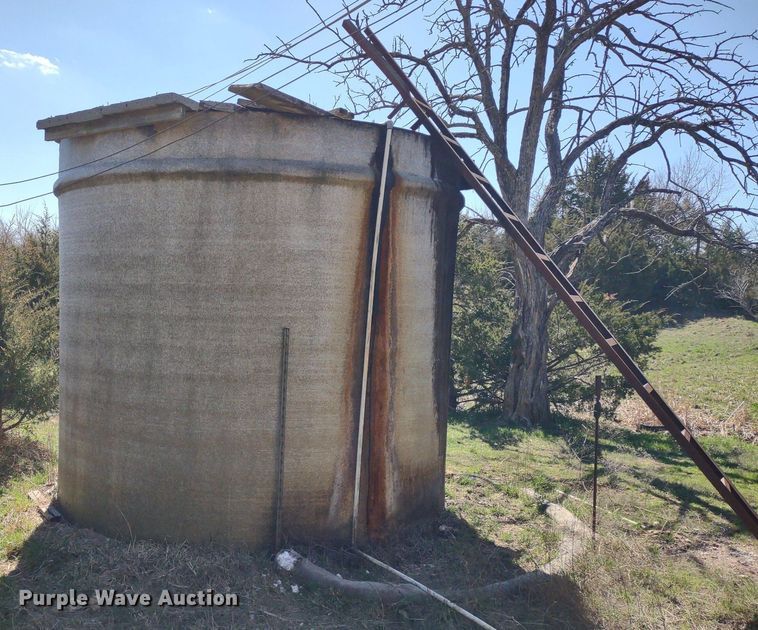 image for item DQ1632 (8) tanks