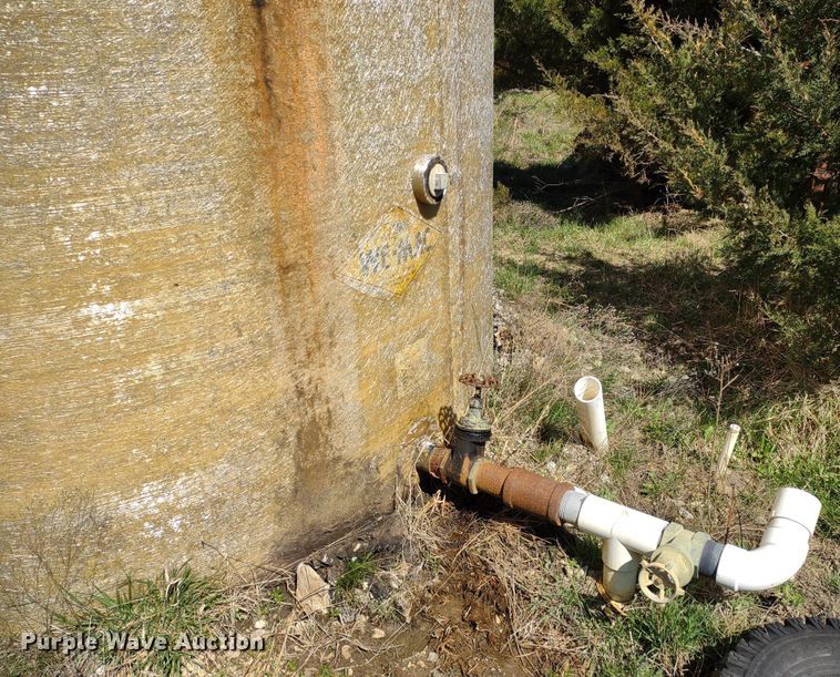 image for item DQ1632 (8) tanks