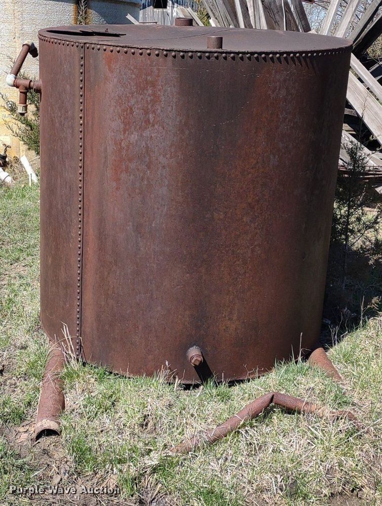 image for item DQ1632 (8) tanks