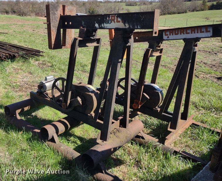 image for item DQ1633 (24) pump jacks