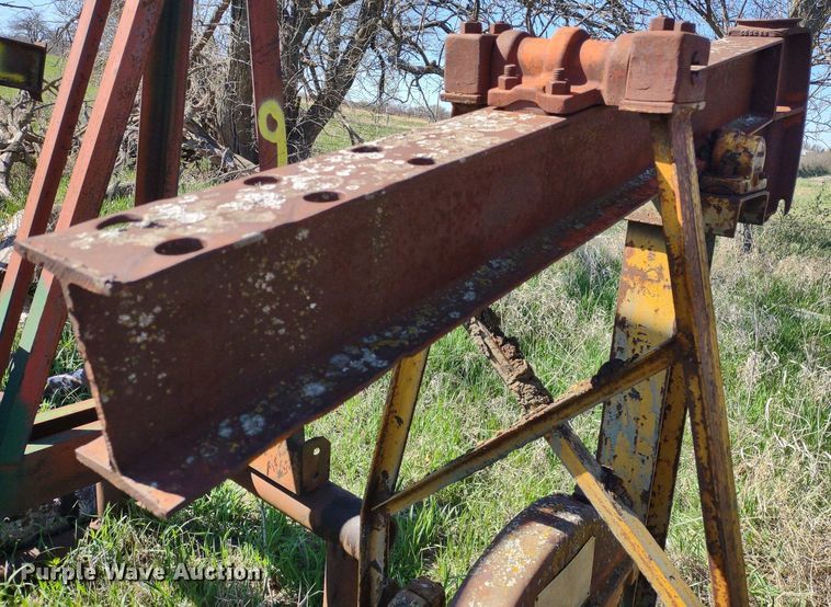 image for item DQ1633 (24) pump jacks
