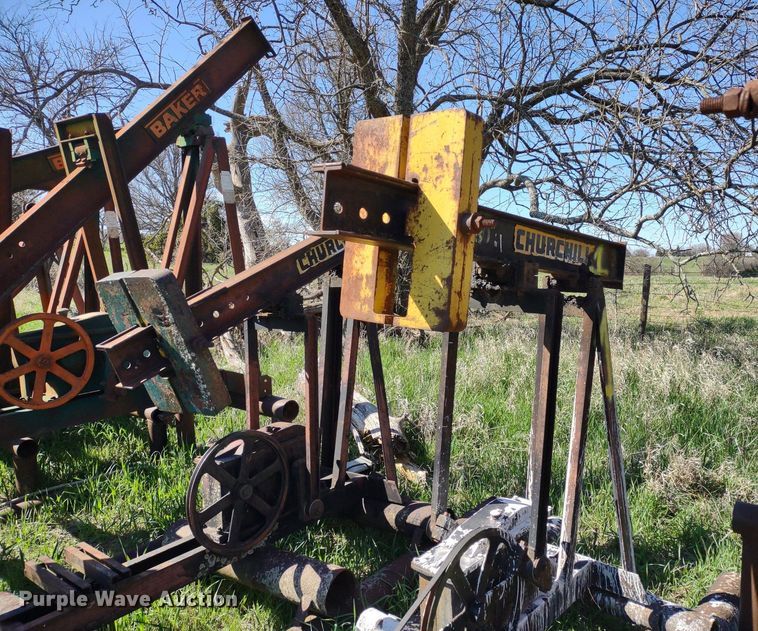 image for item DQ1633 (24) pump jacks