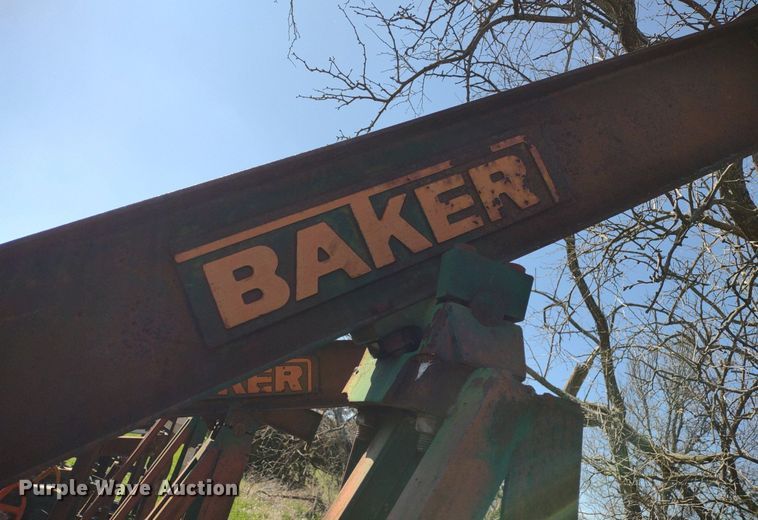 image for item DQ1633 (24) pump jacks