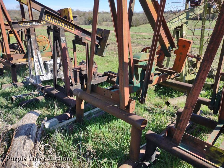 image for item DQ1633 (24) pump jacks