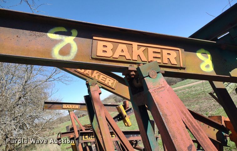 image for item DQ1633 (24) pump jacks